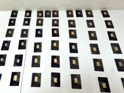 Ölkəyə qanunsuz qızıl külçələr gətirmək istədilər