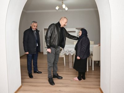 İlham Əliyev Ağdərədə vətəndaşın evində oldu - FOTOLAR