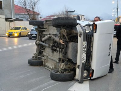 Naxçıvanda maşın aşdı