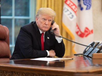 Trampdan İranla bağlı VACİB AÇIQLAMA