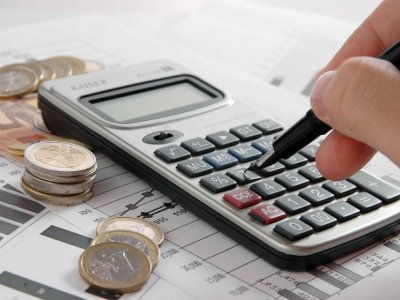 Əməkhaqqında tutulmalarla bağlı yeni normalar təsdiqləndi