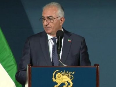 Pəhləvi İranda demokratiya qurmaq istəyir