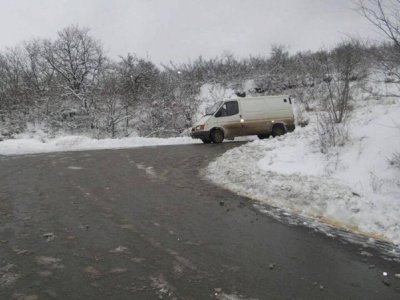 Qar Ağsu aşırımında nəqliyyatın hərəkətini&nbsp;iflic etdi