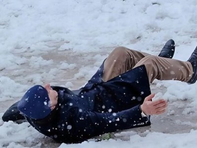 Qarlı havada 15 nəfər xəsarət aldı