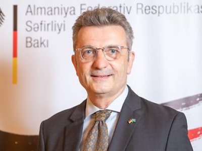 Səfir &ldquo;Qarabağ&rdquo;-&ldquo;Ayntraxt&rdquo; matçına düzgün proqnoz verəni&nbsp;makafatlandıracaq