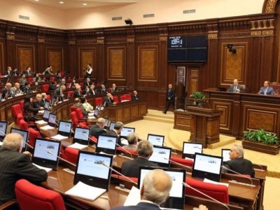 Ermənistan parlamentini fövqəladə iclas çağırıb