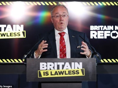 Özünü Putinə oxşadan polis komissarı istintaqa çağırıldı