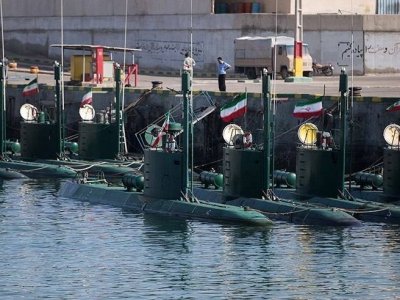 İran sualtı gəmilərini işə saldı