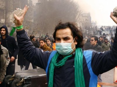 İrandan&nbsp;30.000 insanın öldüyü xəbərinə reaksiya