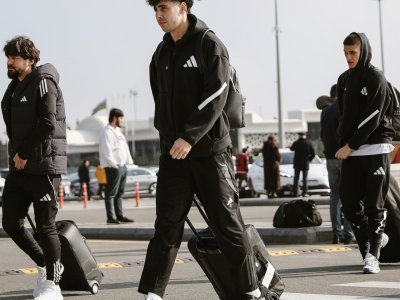 &ldquo;Qarabağ&rdquo; "Liverpul"la oyuna yola düşdü - FOTOLAR