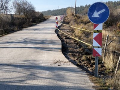 Bəzi magistral yolların eni azaldılıb - sürücülər narazıdır