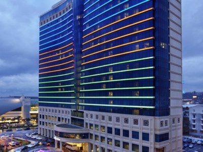 Otellerin gelirleri önemli ölçüde azalmıştır