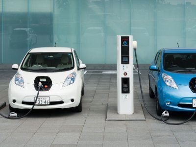 Elektromobillər benzinlə işləyən avtomobilləri üstələdi