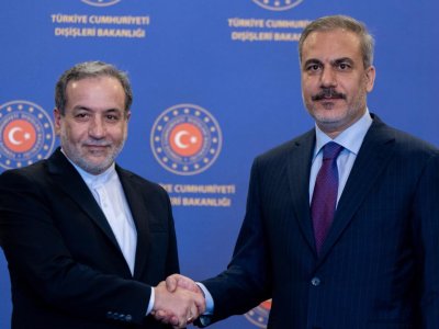 İranın xarici işlər naziri Türkiyəyə gedir