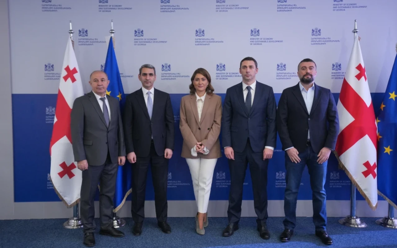 Bakı-Tbilisi-Qars dəmiryol xətti üzrə müqavilələr imzalandı&nbsp;- FOTOLAR