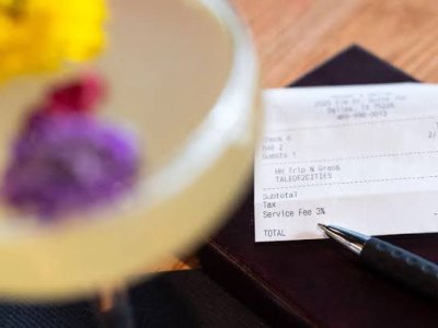 Türkiyədə restoranlarda"servis haqqı" ləğv olunub