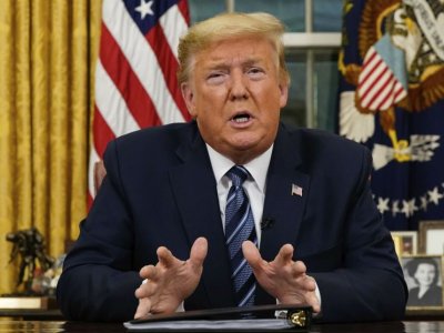 Tramp&nbsp;ABŞ-də fövqəladə vəziyyət elan etdi