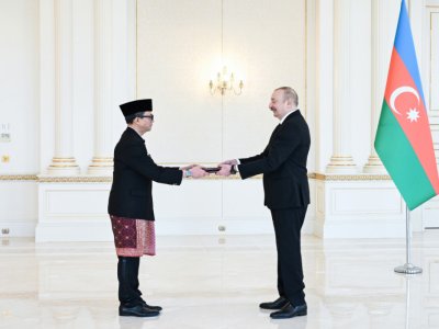 İlham Əliyev İndoneziya Prezidentini Azərbaycana dəvət etdi