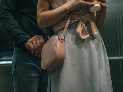 &ldquo;Kömək&rdquo; adı ilə vətəndaşın çantasını oğurlayan şəxs saxlanıldı