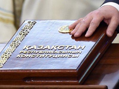 Qazaxıstan Konstitusiyasında prezidentin könüllü istefası da yer alacaq