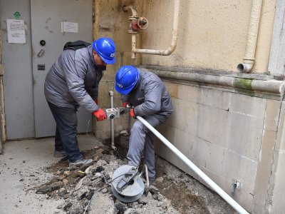 Səbaildə&nbsp;370 metr su xətti yenisi ilə əvəzləndi - VİDEO