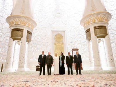 Leyla Əliyeva Əbu-Dabidə Şeyx Zayed məscidini ziyarət edib