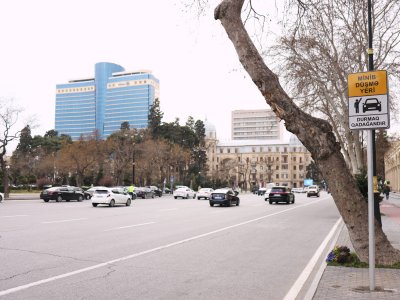 Avtobus zolaqlarında yeni minib-düşmə yerləri yaradıldı - FOTOLAR