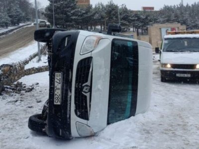 Qusarda avtobus aşdı - Xəsarət alanlar var