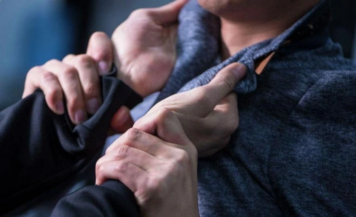 Qardaşı oğlunu öldürməkdə təqsirləndirilən şəxs: "Üstünə cumanda qadın kimi səslər çıxararaq qışqırdı"