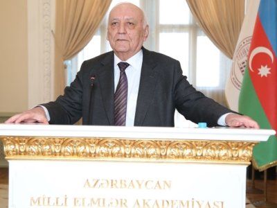 Tələbələrindən Yaqub Mahmudova təbrik:&nbsp;87 yaşı tamam olur