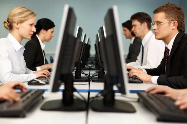 Klaviatura ilə işləyənləri gözləyən TƏHLÜKƏ