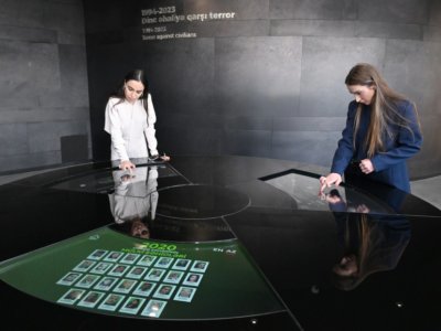 Leyla və Alena Əliyeva Gəncə Memorial Kompleksində - FOTOLAR