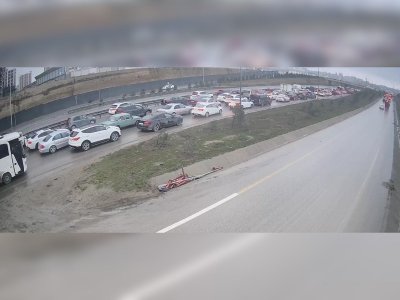 Bakı dairəvi yolda qəza səbəbindən nəqliyyat sıxlığı yarandı&nbsp;
