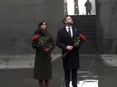 Vens qondarma &ldquo;erməni soyqırımı abidəsi&rdquo;ni ziyarət edib