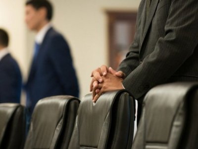 Tələbələr&nbsp;dövlət qurumlarında&nbsp;6 ay işləsin! - TƏKLİF