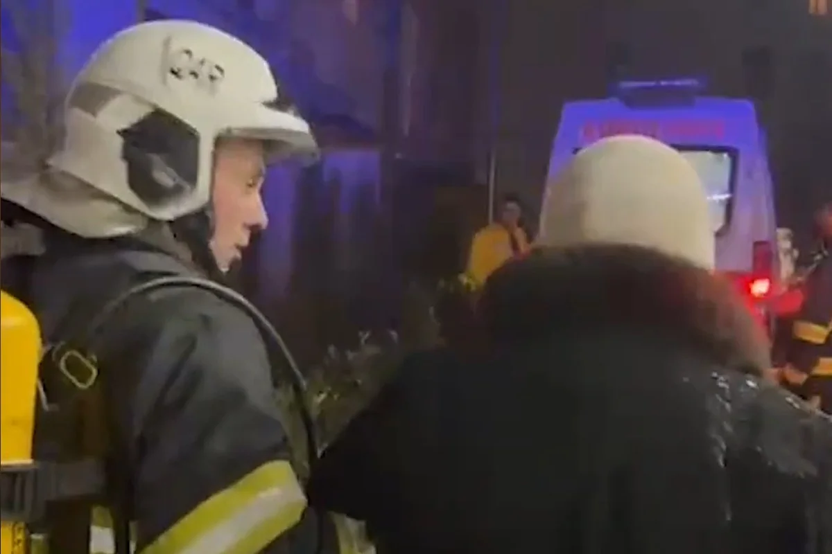 Qaradağda yaşayış binasında YANĞIN: Təxliyə olunanlar var