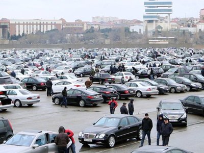 Elektromobillər bahalaşır - benzinli maşınlar da ucuzlaşmır