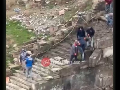 Əhmədlidə sürüşmə zonasında tikinti: Aidiyyatı qurumlar nə deyir?