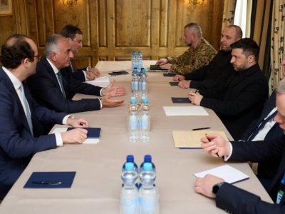 Zelenski İran Şahının oğlu ilə görüşdü