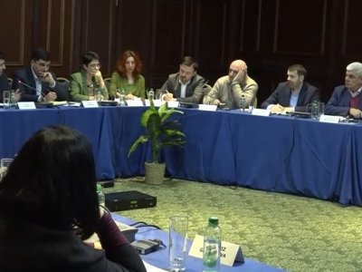 19 azərbaycanlı 20 erməni ilə nələri müzakirə edir? - VİDEO