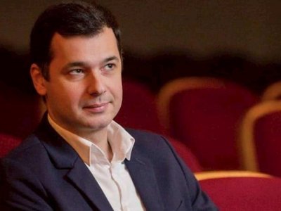 Əməkdar artistlərin&nbsp;oğlu teatra rəhbər gətirildi