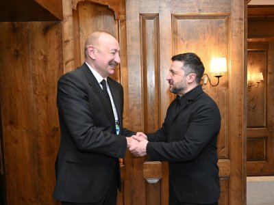 İlham Əliyev&nbsp;Zelenski ilə görüşdü - FOTO