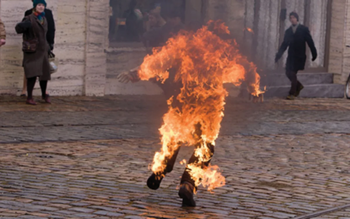 46 yaşlı kişinin üzərinə spirt töküb yandırdılar