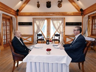 Prezidentlər&nbsp;qeyri-rəsmi səhər yeməyində