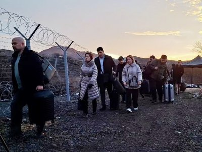 Azərbaycan nümayəndələri Ermənistana bu kənddən DAXİL OLUB