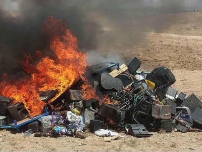 Nazirlik 500 musiqi alətini tonqalda yandırdı