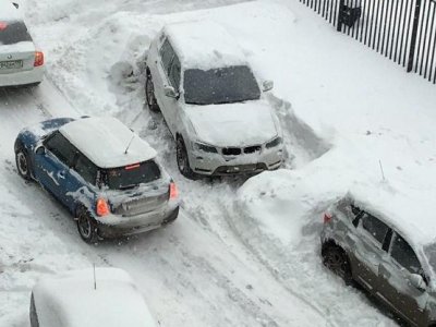 Moskvada güclü qar həyatı iflic edib