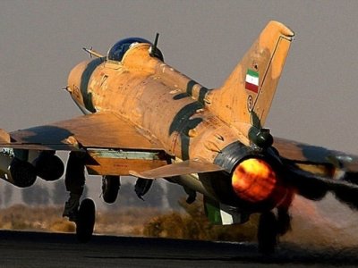 İranda hərbi təyyarə qəzaya uğradı - Pilot öldü