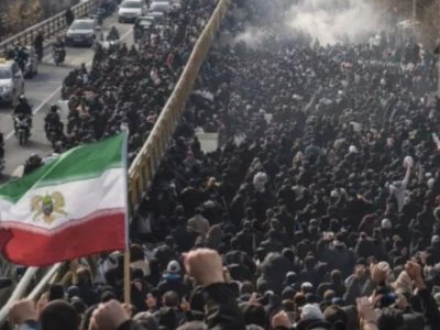 Students in Iran rose up - Clashes began