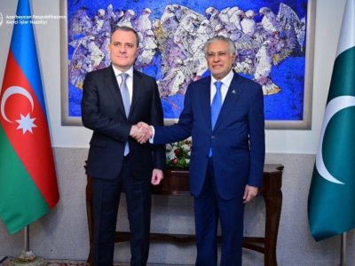 Ceyhun Bayramov Məhəmməd İshaq Dar ilə telefonla danışıb